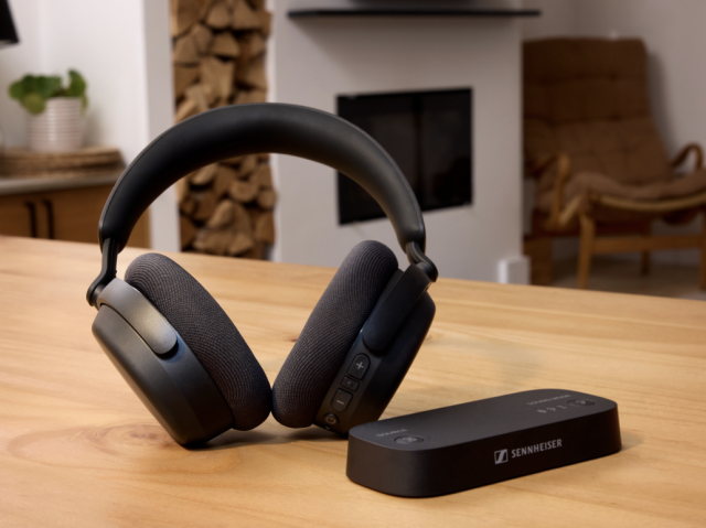 Bezprzewodowe słuchawki z nadajnikiem bluetooth - Sennheiser RS 275